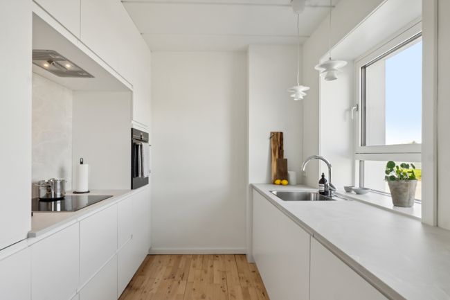 Granly Alle 5E, 1. tv.